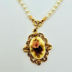 1928 Faux Pearl and Rose Pendant Necklace